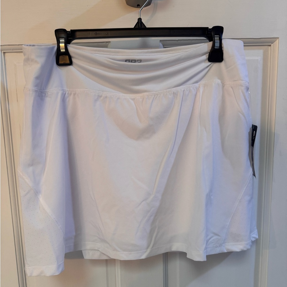 NWT Women’s RB3 White Athletic Skirt Sz large